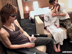 Asiatisch, Blasen, Besamung, Schwanz, Behaart, Öffentlich, Muschi, Titten