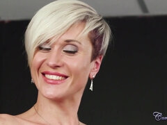 Tekintélyes didik, Szőke, Cumizás, Ondó fröcskölés, Hd, Fehérnemű, Harisnya, Begyek