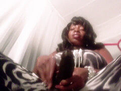 Fekete, Ondó fröcskölés, Domina szerep, Játékszerek