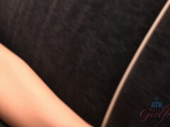 Amateur, Brunette brune, Petite amie, Petite femme, Chatte, Rasée, Dénudage, Tatouage