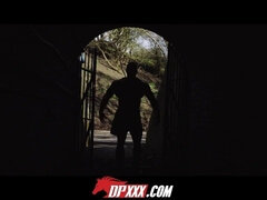 Gros seins, Noir ébène