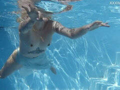 Blondína, Žena, Priateľka, Hd, Bazén, Na verejnosti, Sólo, Kozičky