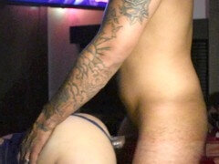 Aus dem arsch in den mund, Grosser arsch, Grosser schwanz