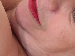 Ξανθιά, Βρετανός, Κούγκαρ, Θηλυκός, Ώριμη, Ώριμη γυναίκα, Μόνος, Στρώνουν