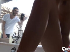 Amerikaner, Brunette, Bløtkake, Hardcore, Orgasme, Petite, Ridning, Dusj