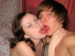 Stor pik, Brunette, Hundestilling, Naturlige bryster, Barberet, Mager, Teenager, Bryster