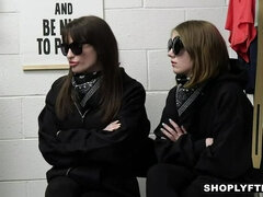 Røv, Brunette, Hundestilling, Brækfornemmelse, Lille kvinde, Barberet, Teenager, Bryster