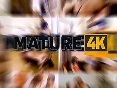 Madura, Polla, Estilo perrito, Hd, Mucama, Ruso, Chupando, Uniforme