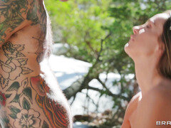 Fafanje, Rjavolaska, Milf, Zunaj