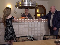 Kukk suging, Fersket, Pappa, Hd, Slikking, Petite, Tattovering, Tenåring