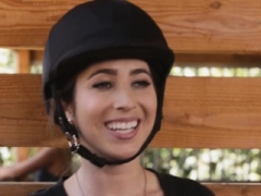 Blondine, Brunette, Give finger, Hd, Lesbisk