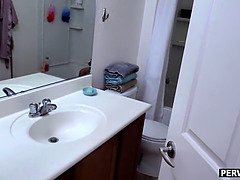 Kúpeľňa, Veľké kozy, Dildo, Hd, Masturbácia, Milf  mčbp, Špeh, Nevlastná mama