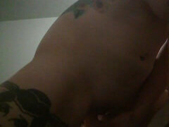 Amateur, Gode, Femelle, Masturbation, Seins naturels, Solo, Tatouage, Vibromasseur