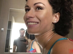 Stor stjärt, Avsugning, Brunett, Doggystyle, Klackar, Naturliga tuttar, Kort hår, Tuttar