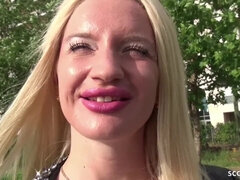 Avsugning, Samkönad, Sperma shot, Långt ner i halsen, Tysk, Pengar, Offentlig, Stockings