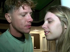 Perännuolu, Iso kulli, Blondi, Tuhma, Takaapäin, Luonnolliset tissit, Lutka, Sperma