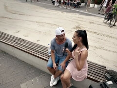 Βαθυ λαρυγγι, Σε στάση σκύλου στα τέσσερα, Φόρεμα, Φιλί, Γλείψιμο, Ώριμη γυναίκα, Δημόσιο, Μουνί