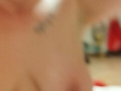 Amatööri, Iso kulli, Suihinotto, Pariskunta, Luonnolliset tissit, Orgasmi, Roikkuvat tissit, Suihku