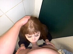 Enthousiasteling, Stel, Sperma in mond, Extreem, Huisgemaakt, Latijnse vrouw, Toilet, Slet