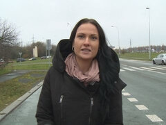 Pik sutte, Brunette, Fetish, Håndjob, Bukser, Udendørs, Teenager, Snugkigger