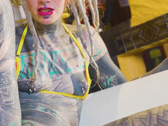 18 jahre, Bad, Europäisch, Fingern, Deutsch, Weibliche ejakulation, Tätowierung, Jungendliche (18+)