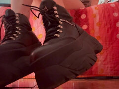 Sniff My Boots, Piggy