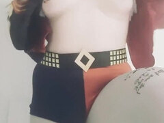 Amatorka, Łazienka, Duży tyłek, Solo, Squirting, Tatuaż