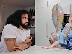 Stora tuttar, Svart, Avsugning, Söt, Ebenholts, Mellanrasig, Kysser, Milf