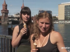 Enthousiasteling, Grote mammen, Bruinharig, Duits, Lesbisch, Roodharige vrouw, Speelgoed, Vibrator
