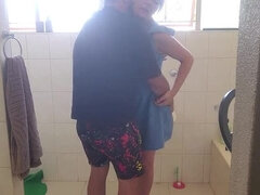 Nana, Salle de bains, Blonde, Couple, Doigter, Fait maison, Jupe, Sous la jupe