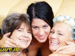 Tetas grandes, Abuelita, Peludo, Lamidas, Masturbación, Maduro, Coño, Trio