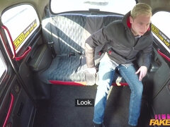 Brunett, Tjeckisk, Ansiktsbehandling, Jeans, Slick, Utomhus, Fitta, Tuttar