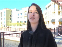 En gros plan de très près, Dansant, Extrême, Masturbation, Orgasme, Public, Solo, Gicler