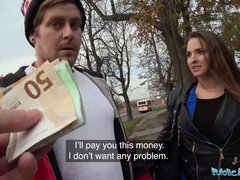 Amatør, Brunette, Sperm skott, Penger, Utendørs, Synsvinkel, Offentlig, Realitet