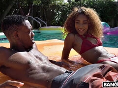 素人, ビキニ, 黒人, フェラチオ, 茶髪の, チン, ゴックンする, ティーン