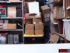 Hinterzimmer, Blasen, Hardcore, Zierlich, Realität, Jungendliche (18+), Titten, Uniform