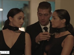 18 ans, Grosse bite, Poilue, Hard, Léchez, Lingerie, Fessée, Plan cul à trois