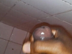 Koupelna, Černé, Stříkání spermatu, Masturbace, Sólo