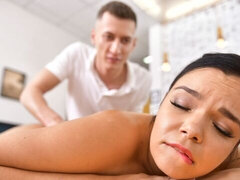 Stor rumpe, Kukk suging, Brunette, Bakfra, Runke, Massasje, Milf, Barbert