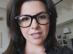 Gros seins, Sucer une bite, Lunettes, Talons, Léchez, Chatte, Tabou, Tatouage