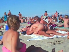 Strand, Avsugning, Sperma shot, Handjobb, Mellanrasig, Lesbisk, Milf, Utomhus