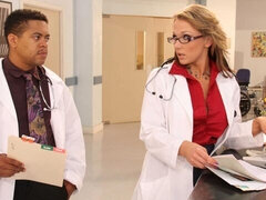 Hatalmas hátsó, Monumentális dákó, Tekintélyes didik, Cumizás, Kutya póz, Érett feleség, Begyek