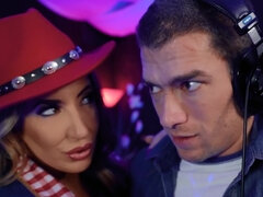 Stor stjärt, Stora tuttar, Blondin, Avsugning, Sperma shot, Hd, Milf, Mamma