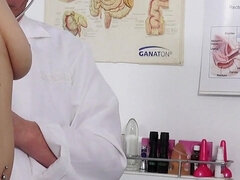 Blondína, Doktor, Fetiš, Zející, Gynekolog, Dospelé, Pička, Kozičky
