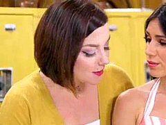 Faculdade, Lésbica, Masturbação, Mãe gostosa, Adolescente