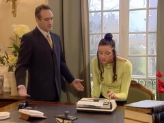 Anal, Sucer une bite, Brunette brune, Tir de sperme, Double pénétration, Hard, Bureau, Plan cul à trois