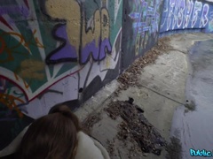 Amatoriale, Pompino, Brunetta, Gola profonda, Punto di vista pov, Pubblico, Tatuaggi, Terzetto