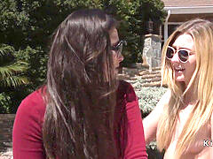 Анальный секс, Садо мазо, Эксцентричное, Бондаж, Затыкание рта, Боль, Втроем, Связанные