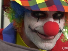 Tette grandi, Brunetta, Gola profonda, Da dietro, Masturbazione, Tette naturali, Rasata, Sculacciata