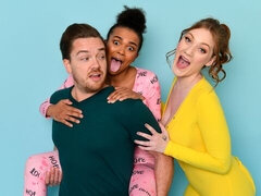 Isot tissit, Musta, Suihinotto, Takaapäin, Tumma, Sekarotuinen, Teini, Kolmen kimppa